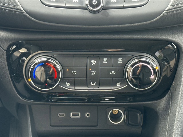 Vehicle image 24 of 26