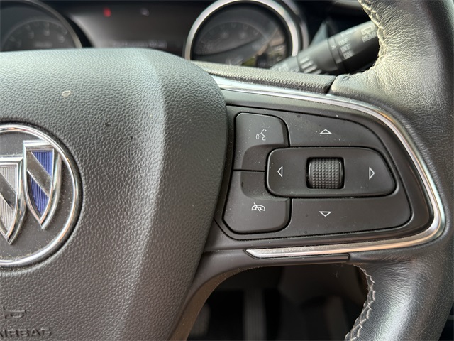 Vehicle image 16 of 26