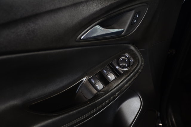 Vehicle image 21 of 36