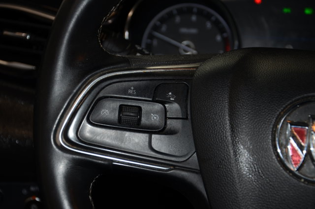 Vehicle image 27 of 36