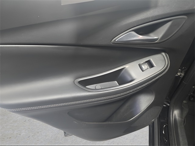 Vehicle image 25 of 33