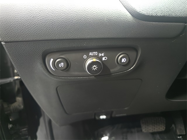Vehicle image 16 of 33