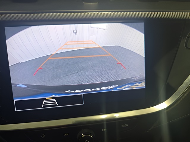 Vehicle image 11 of 33