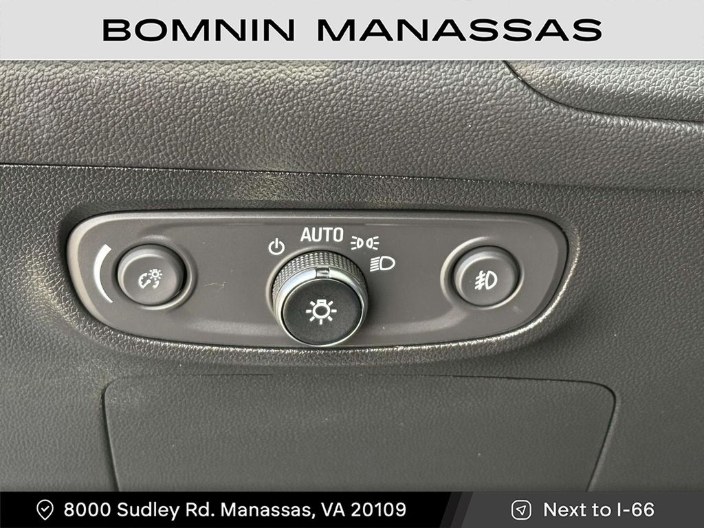 Vehicle image 23 of 30