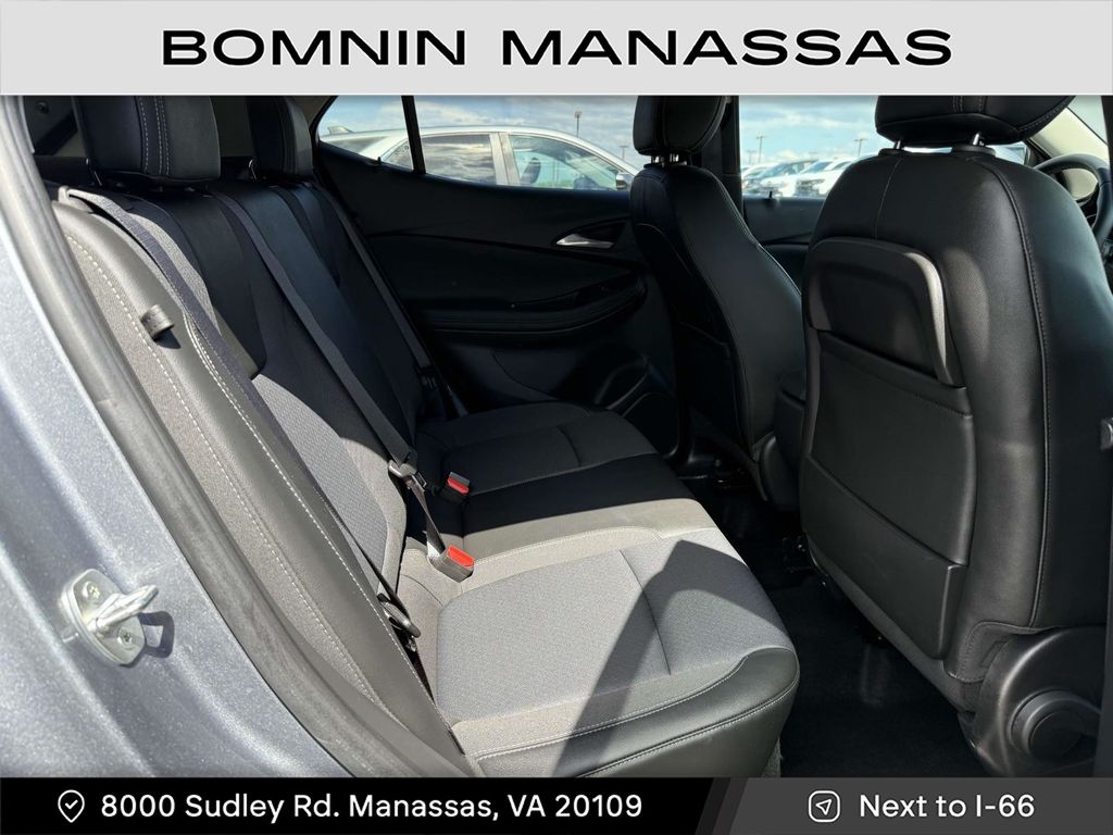 Vehicle image 10 of 30