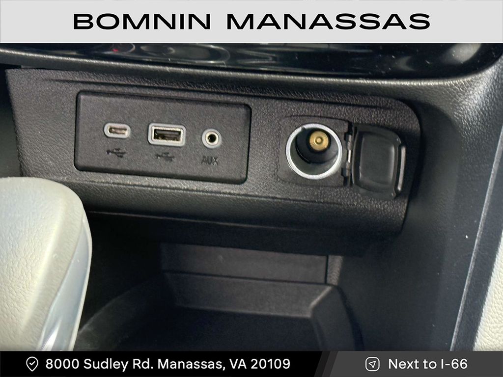 Vehicle image 20 of 30