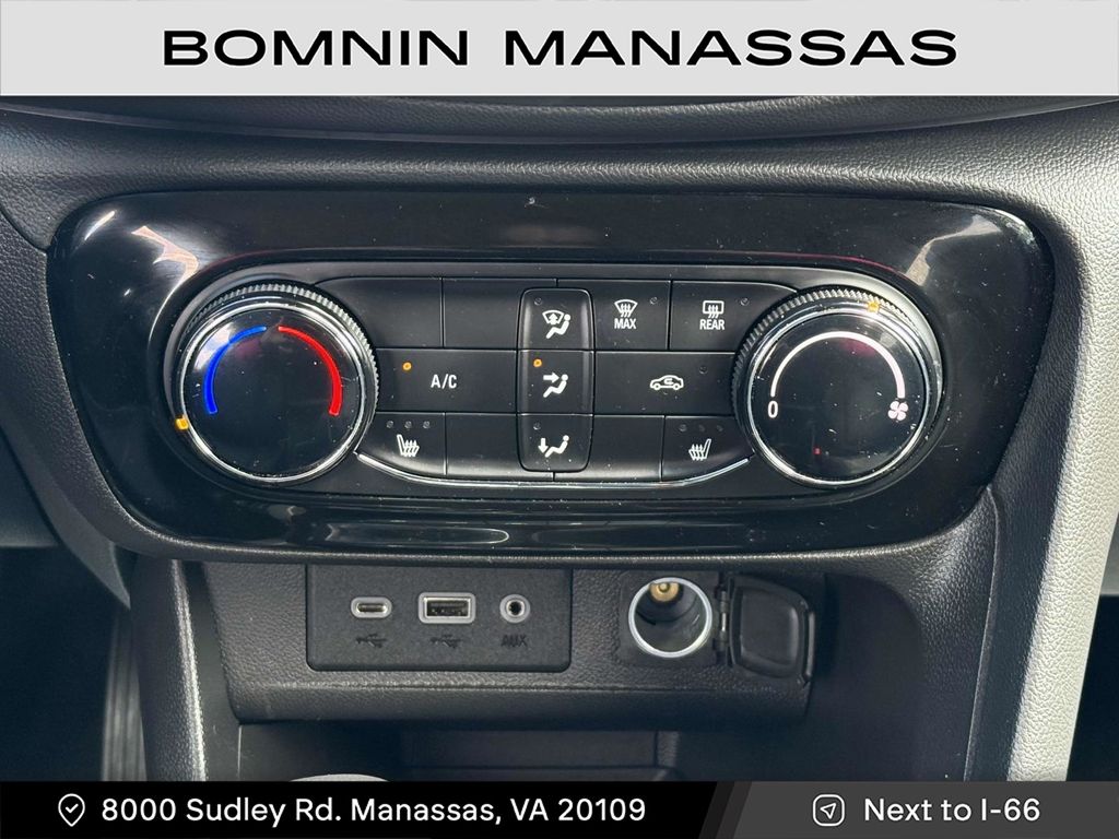 Vehicle image 19 of 30
