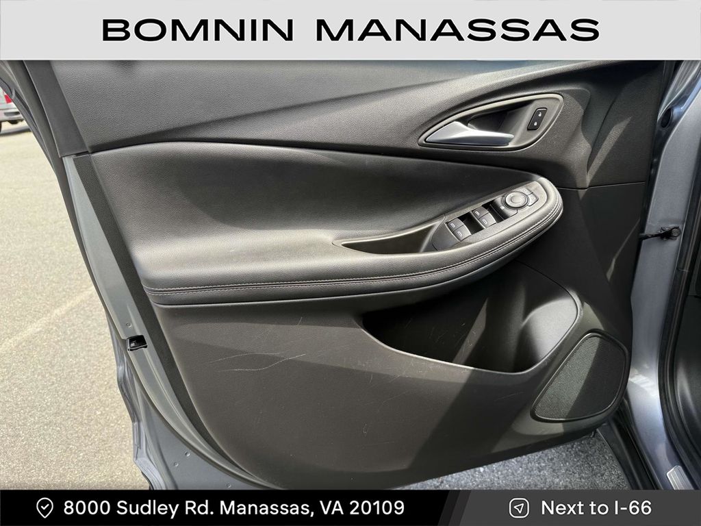 Vehicle image 15 of 30