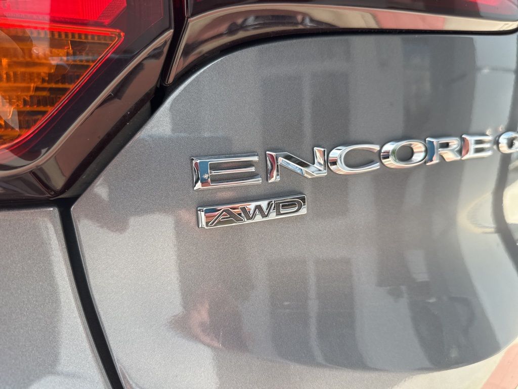 Vehicle image 33 of 38