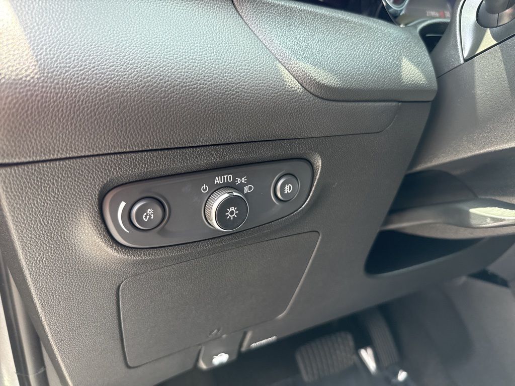 Vehicle image 36 of 38