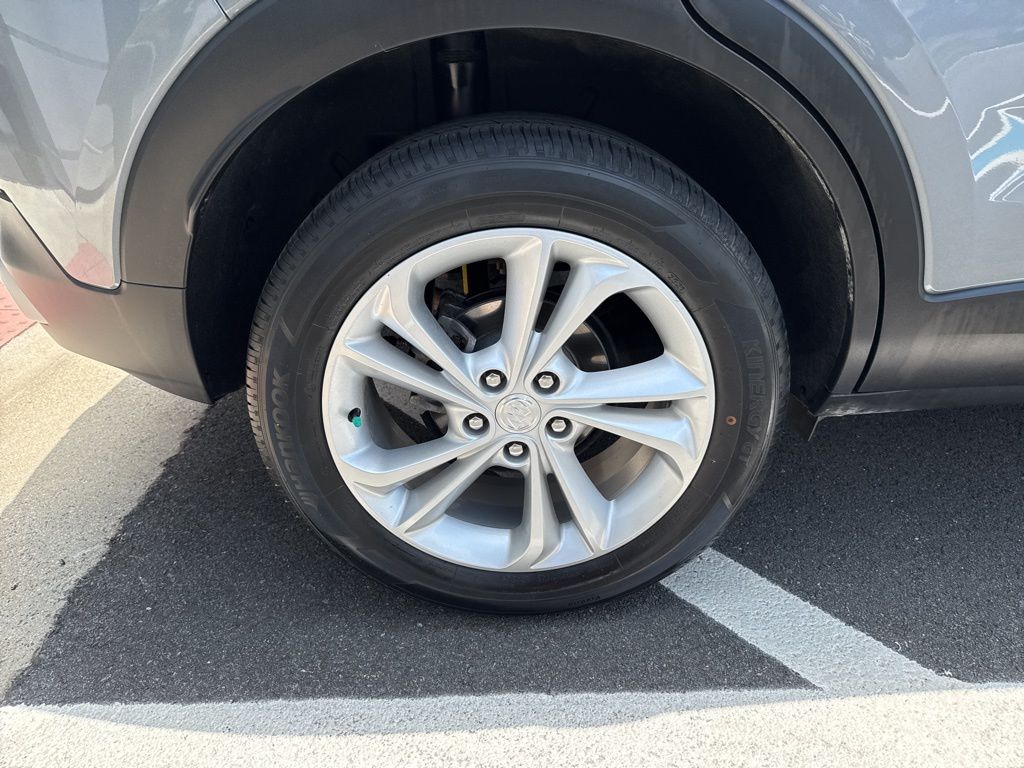 Vehicle image 8 of 38