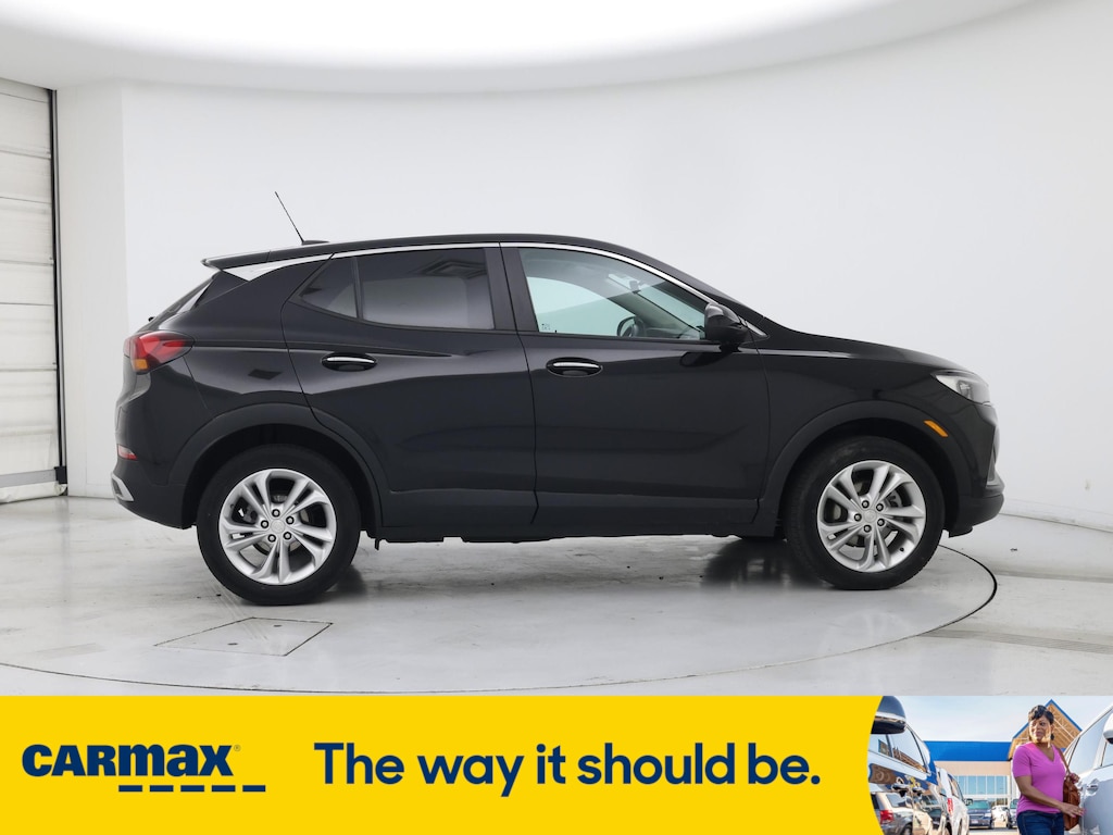 Vehicle image 4 of 28
