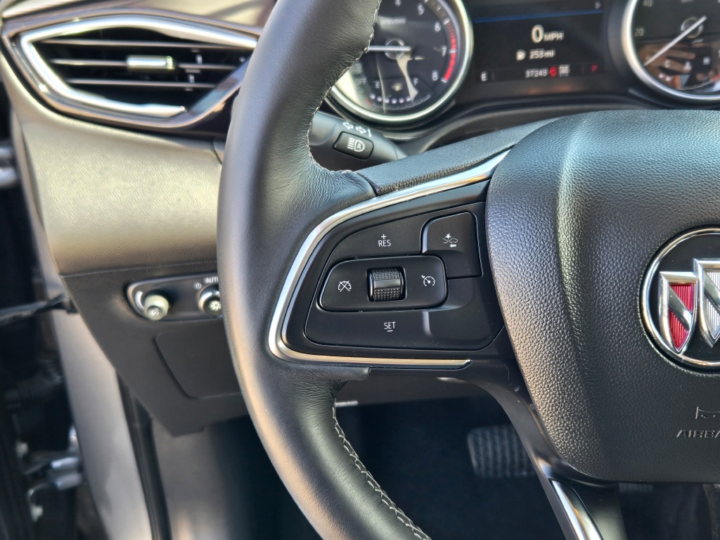 Vehicle image 37 of 40