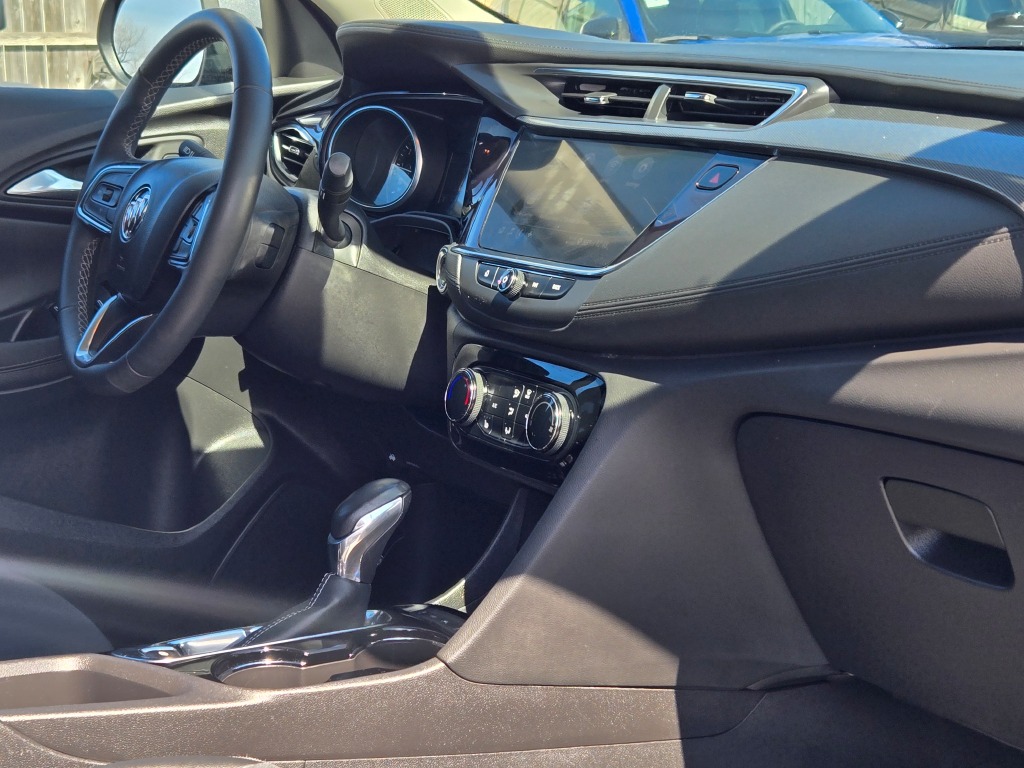 Vehicle image 13 of 40