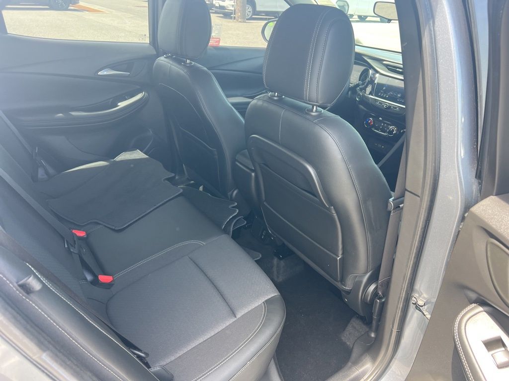 Vehicle image 13 of 22