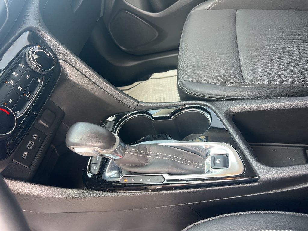 Vehicle image 18 of 22
