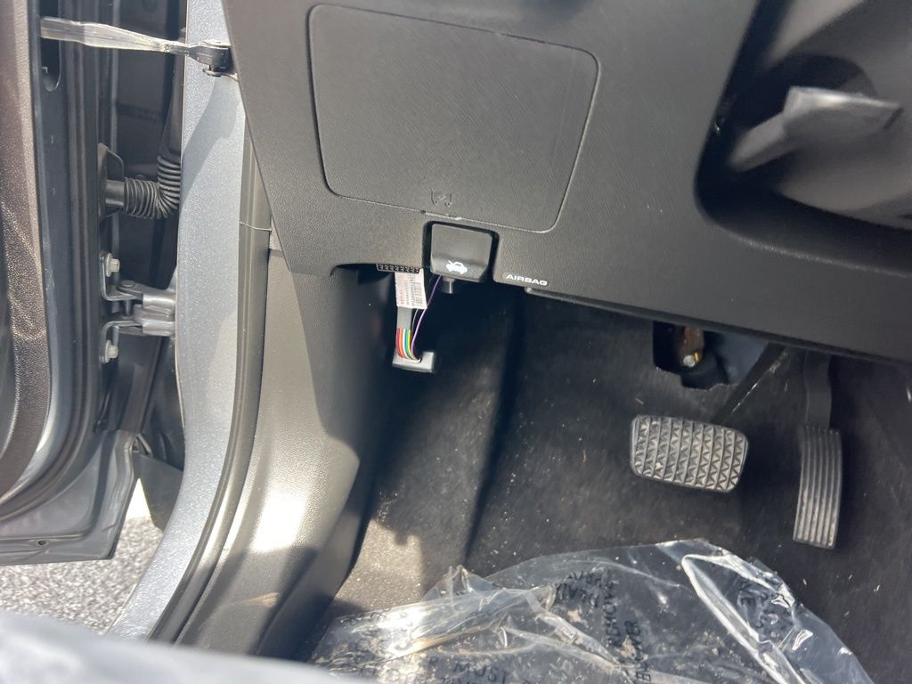 Vehicle image 11 of 22