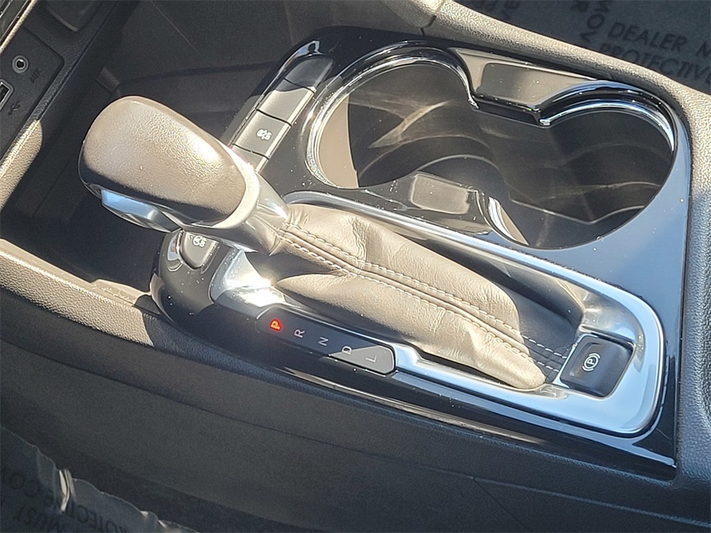 Vehicle image 33 of 35