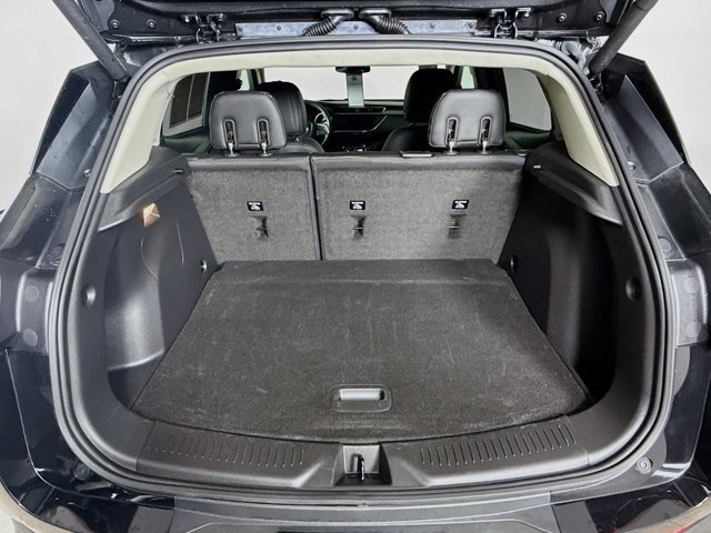 Vehicle image 29 of 34