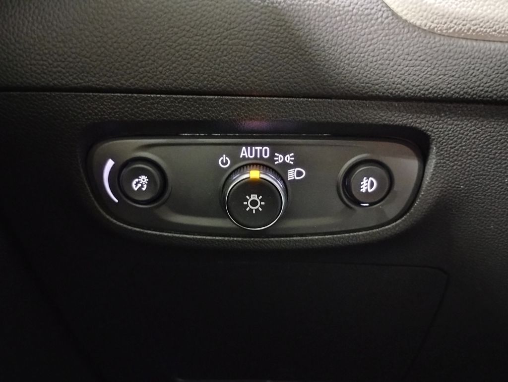 Vehicle image 26 of 39