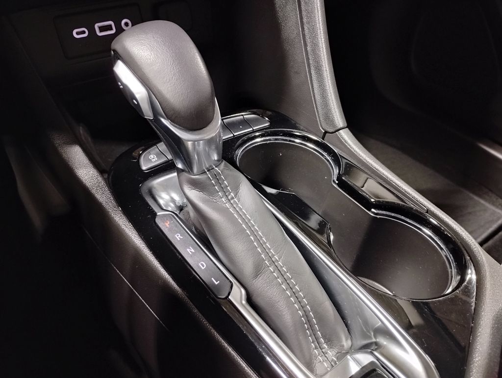 Vehicle image 28 of 39