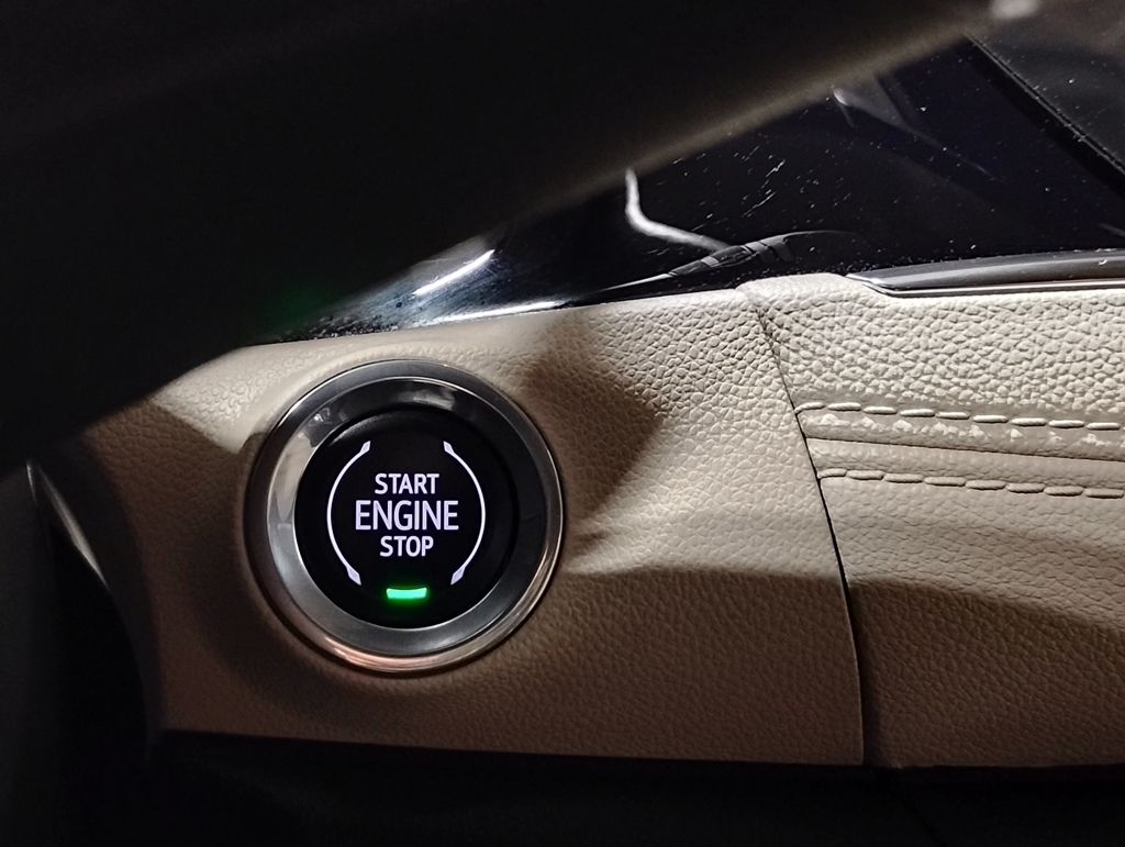 Vehicle image 22 of 39