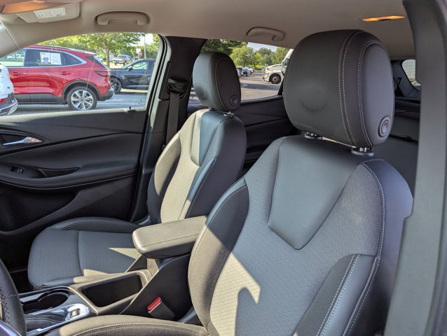 Vehicle image 13 of 26