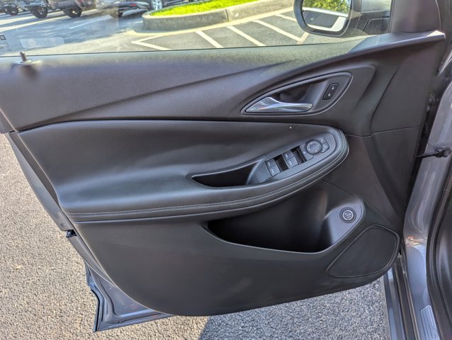 Vehicle image 24 of 26