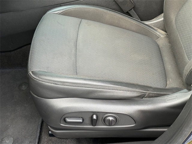 Vehicle image 32 of 36