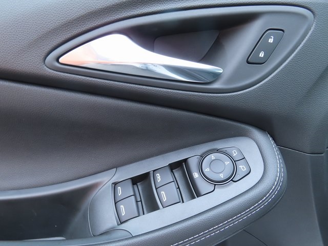 Vehicle image 12 of 39
