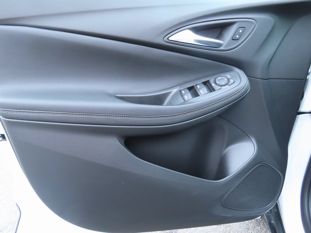 Vehicle image 11 of 39
