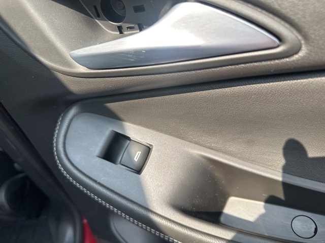 Vehicle image 25 of 38