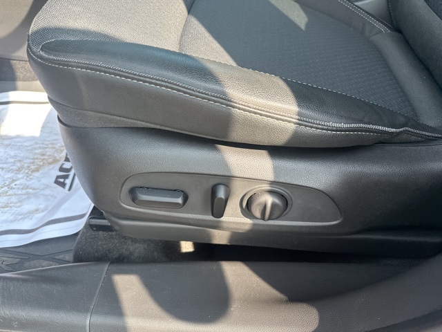Vehicle image 15 of 38