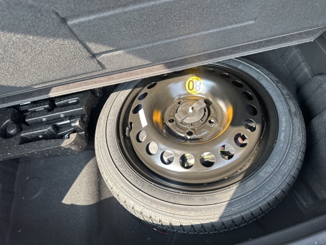 Vehicle image 28 of 38