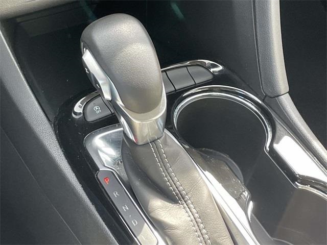 Vehicle image 21 of 36