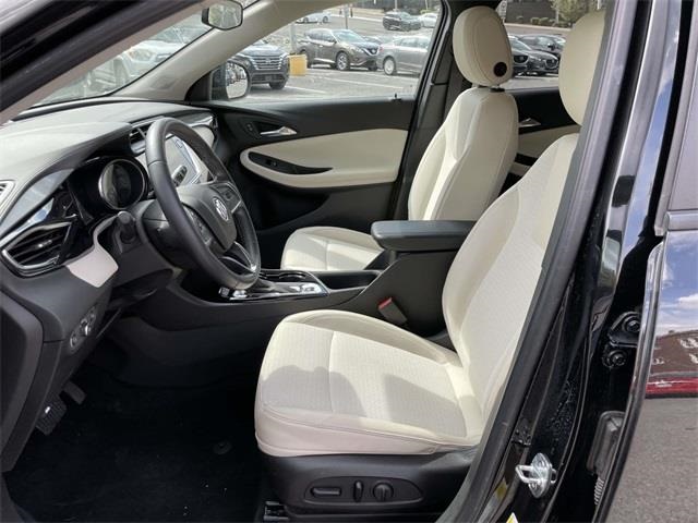 Vehicle image 13 of 36