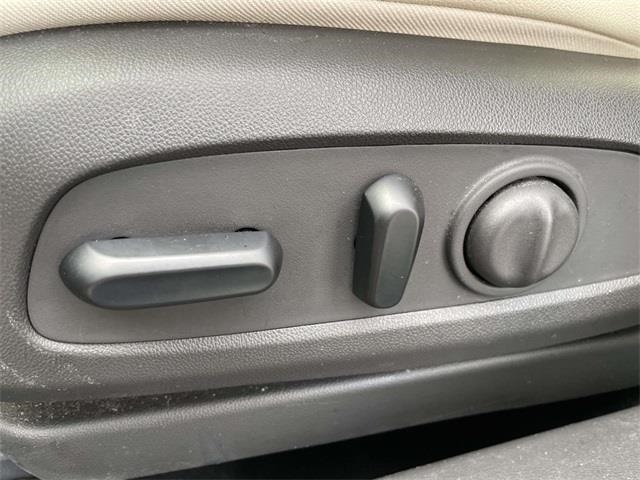 Vehicle image 23 of 36