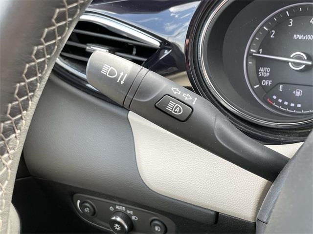 Vehicle image 25 of 36