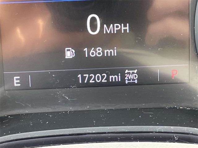 Vehicle image 17 of 36
