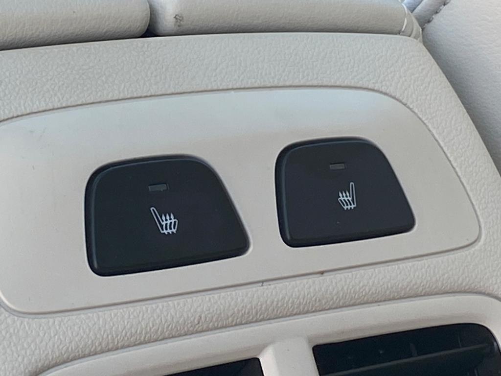 Vehicle image 26 of 28