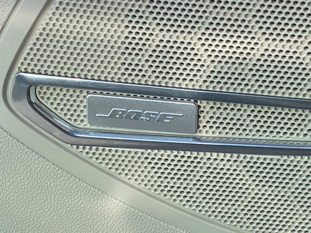 Vehicle image 23 of 28