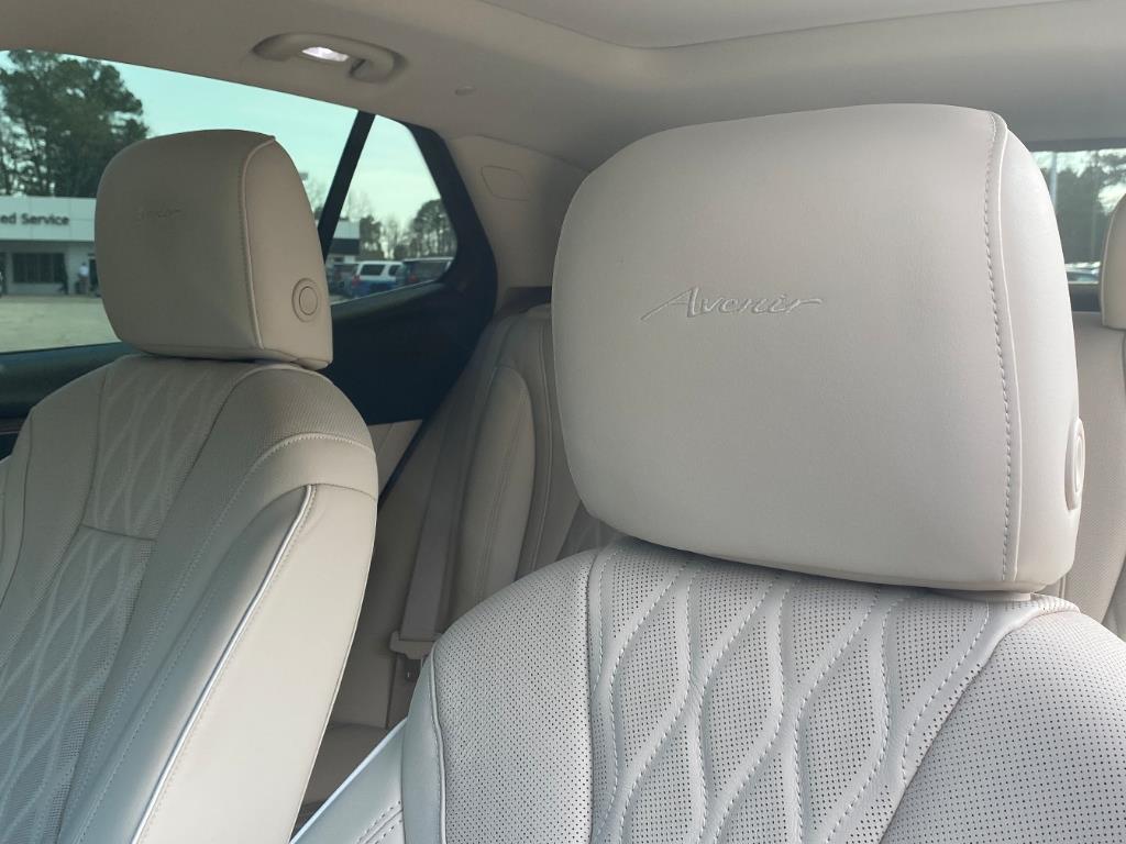 Vehicle image 16 of 28