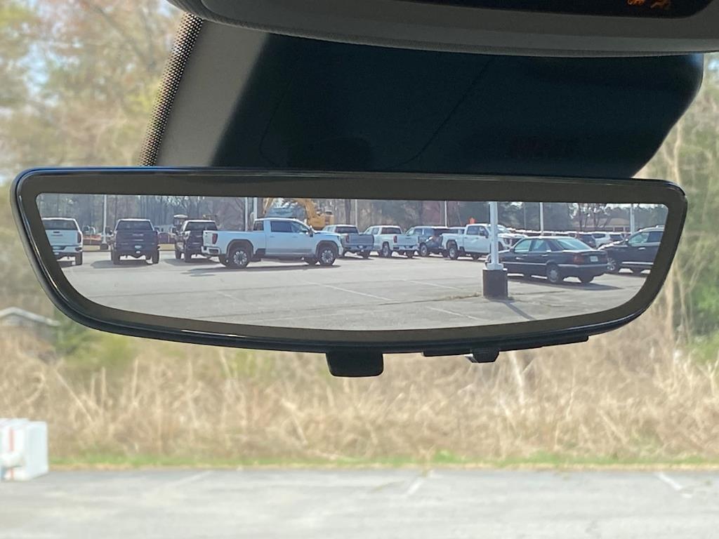 Vehicle image 9 of 28