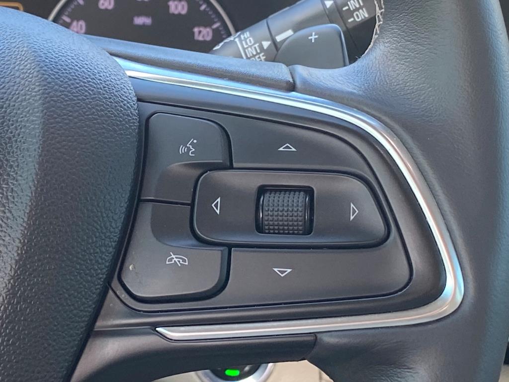 Vehicle image 8 of 28