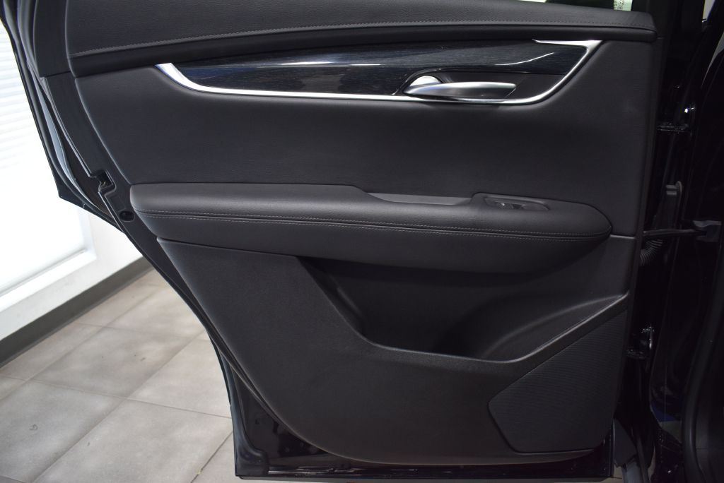 Vehicle image 12 of 36