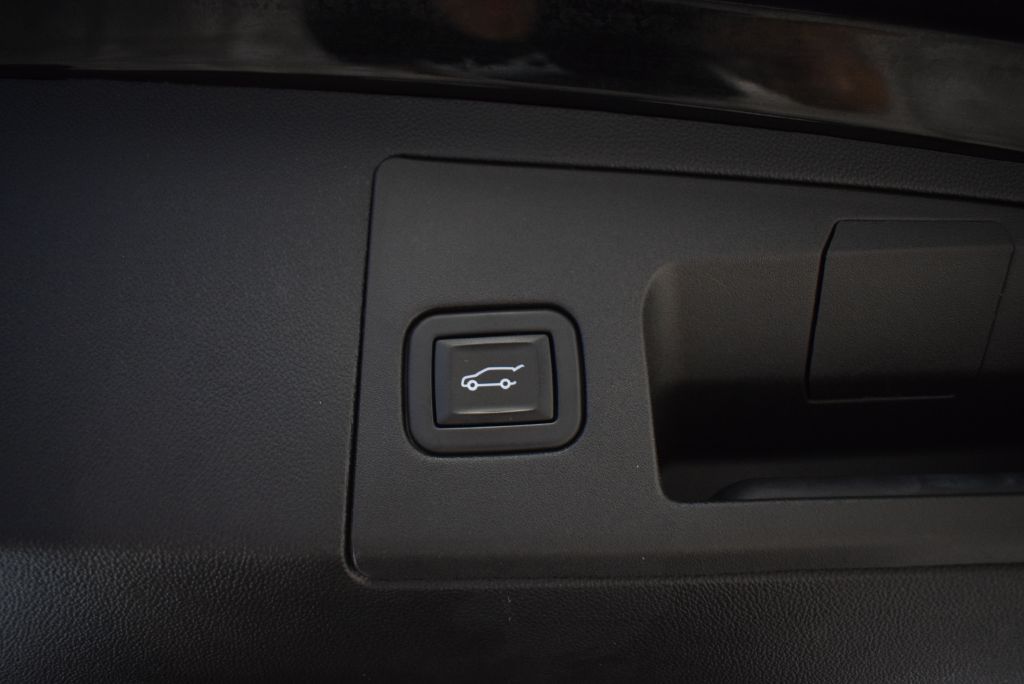 Vehicle image 15 of 36