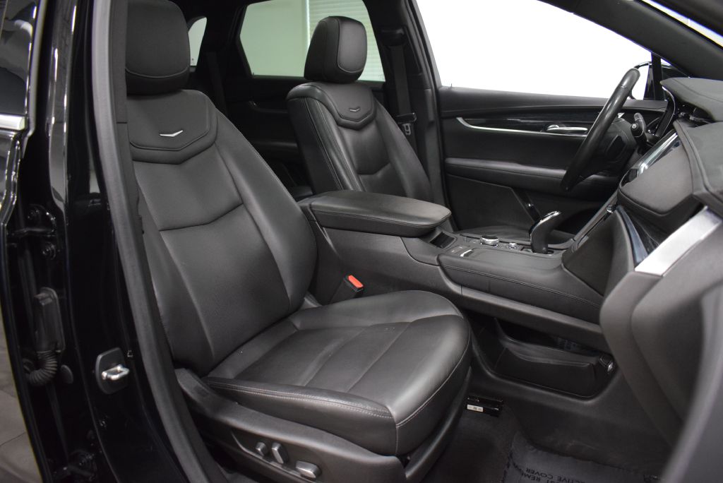 Vehicle image 21 of 36
