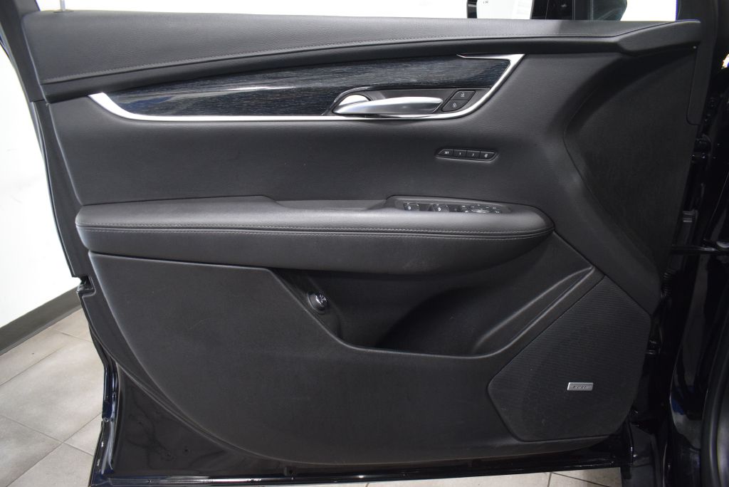 Vehicle image 7 of 36
