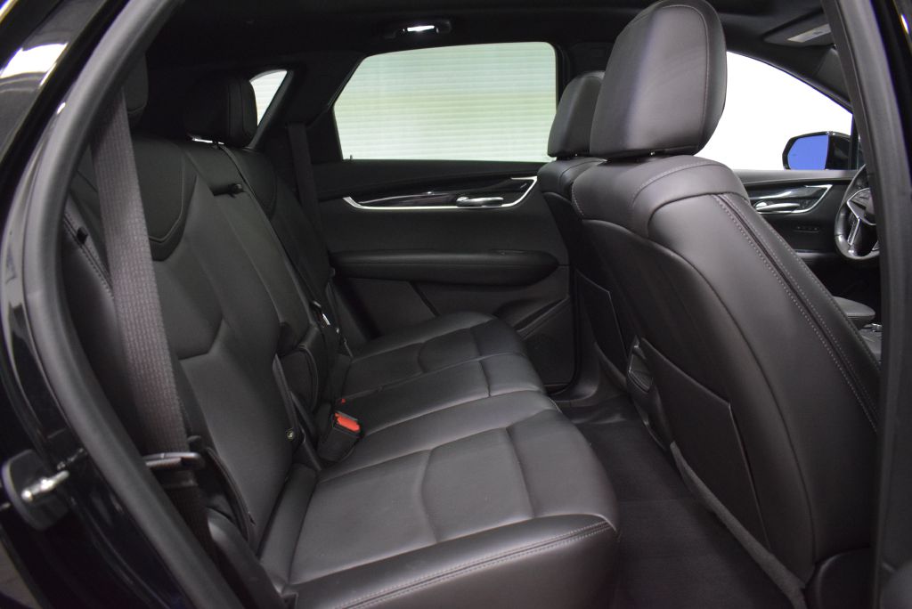 Vehicle image 17 of 36