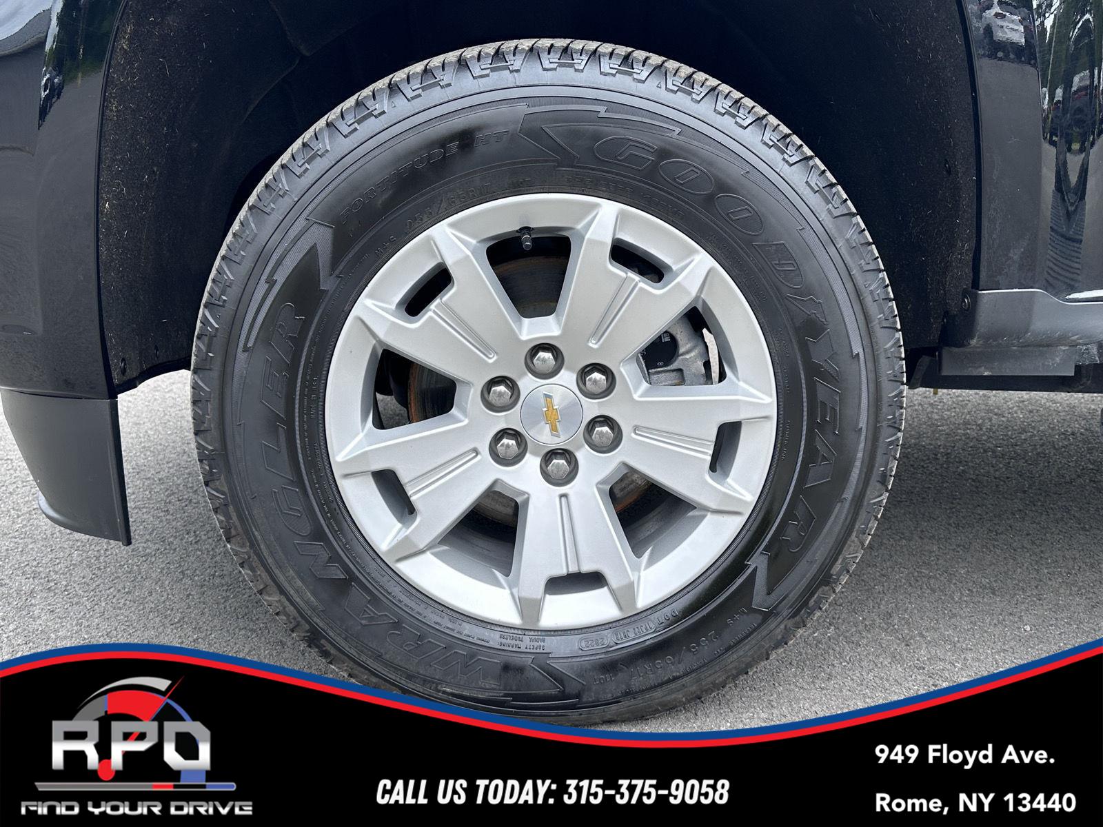 Vehicle image 10 of 40